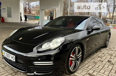 Фастбэк Porsche Panamera 2013 в 