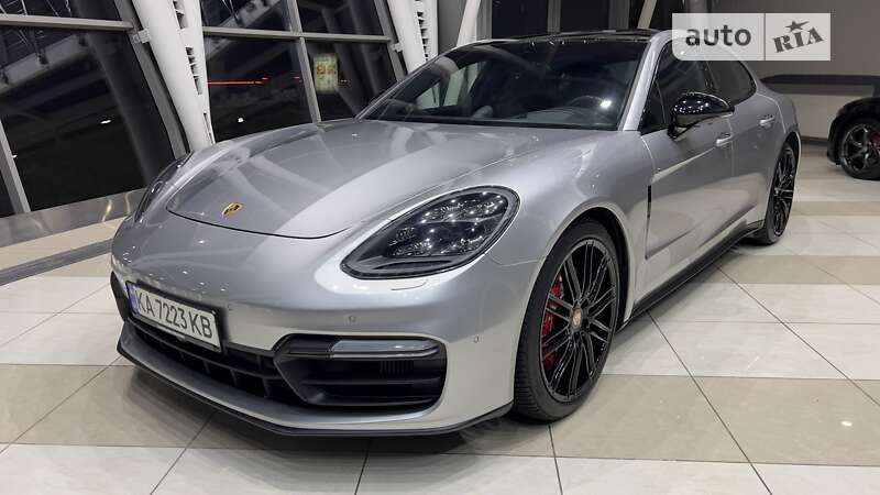 Фастбэк Porsche Panamera 2019 в Киеве