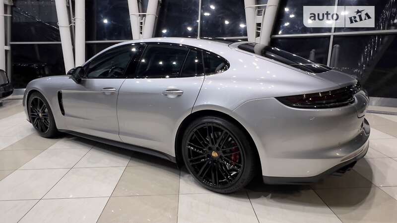 Фастбэк Porsche Panamera 2019 в Киеве