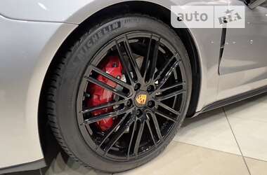 Фастбек Porsche Panamera 2019 в 