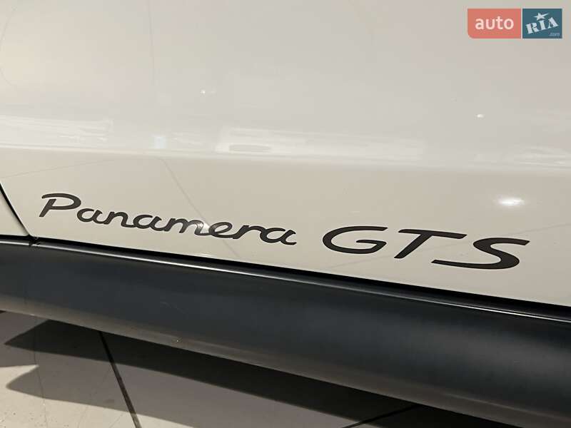 Фастбек Porsche Panamera 2012 в Києві фото 10 Фастбек Porsche Panamera 2012 в Києві