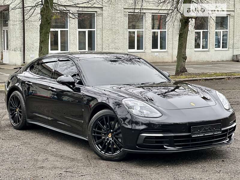 Porsche panamera 2016 года