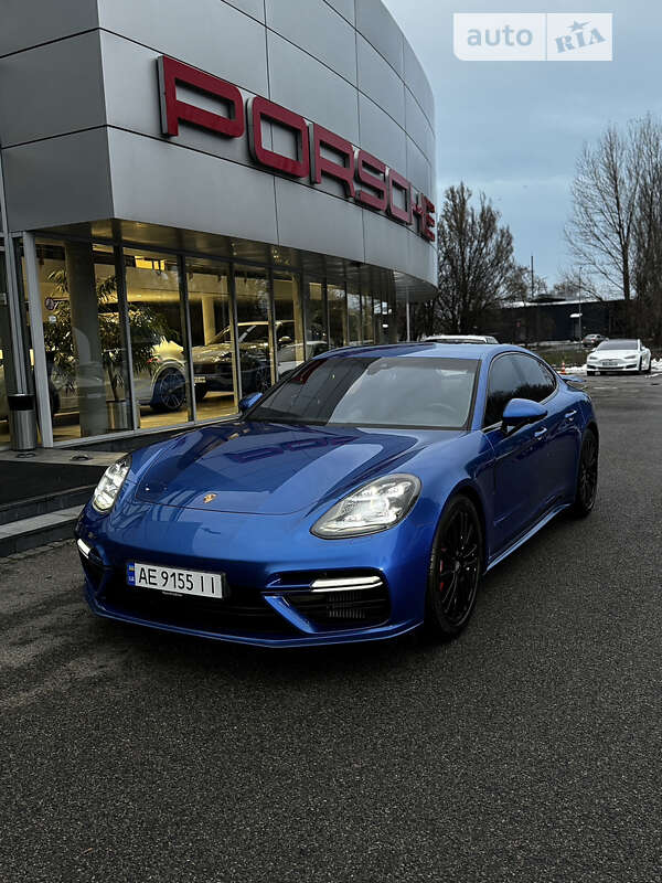 Фастбек Porsche Panamera 2018 в Дніпрі