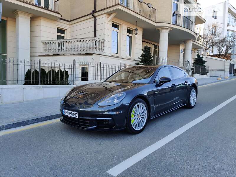 Лифтбек Porsche Panamera 2019 в Киеве