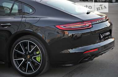 Фастбек Porsche Panamera 2018 в Харкові