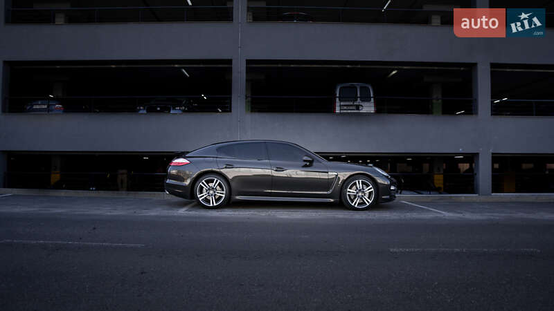 Фастбэк Porsche Panamera 2010 в Львове фото 6 Фастбэк Porsche Panamera 2010 в Львове