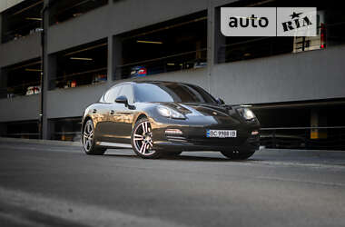 Фастбэк Porsche Panamera 2010 в Львове