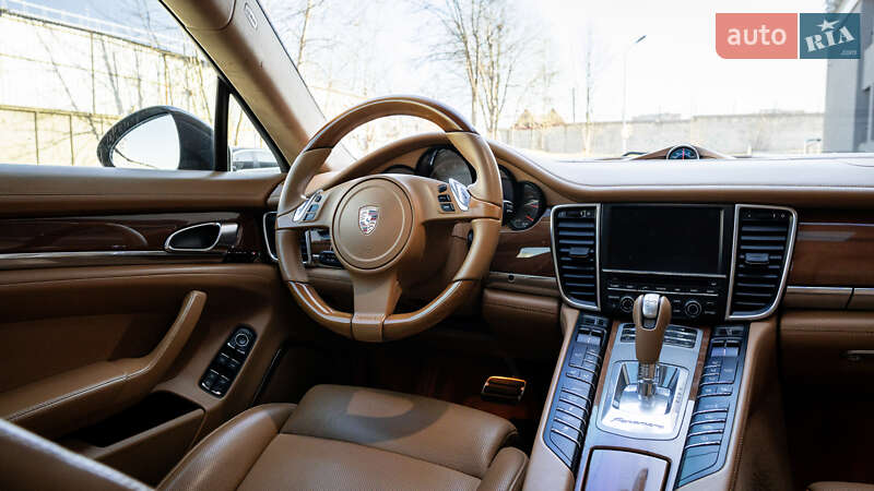 Фастбэк Porsche Panamera 2010 в Львове фото 16 Фастбэк Porsche Panamera 2010 в Львове