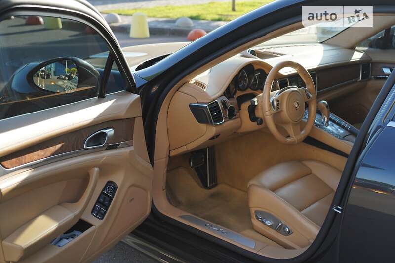 Фастбэк Porsche Panamera 2010 в Киеве фото 4 Фастбэк Porsche Panamera 2010 в Киеве