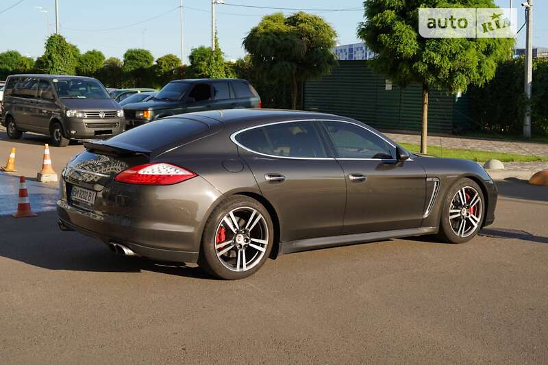 Фастбэк Porsche Panamera 2010 в Киеве фото 3 Фастбэк Porsche Panamera 2010 в Киеве