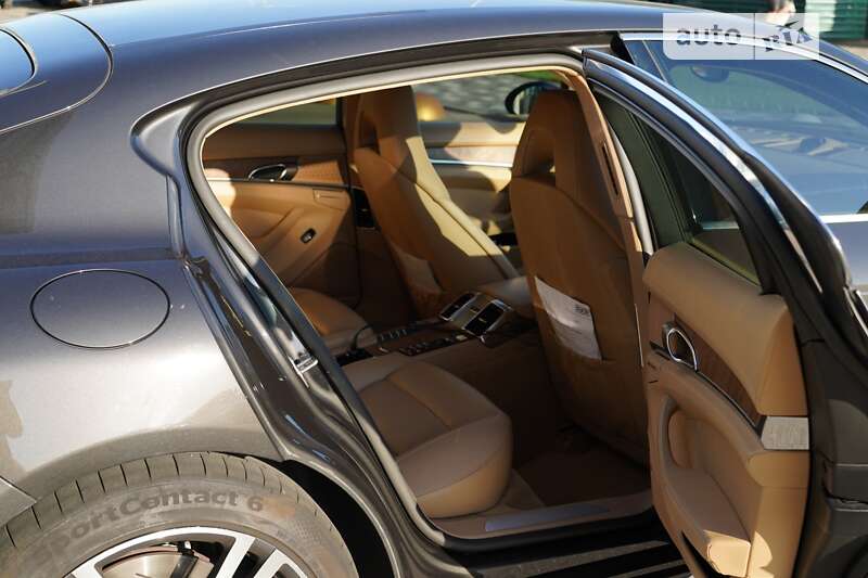 Фастбэк Porsche Panamera 2010 в Киеве фото 9 Фастбэк Porsche Panamera 2010 в Киеве