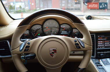 Фастбэк Porsche Panamera 2011 в 