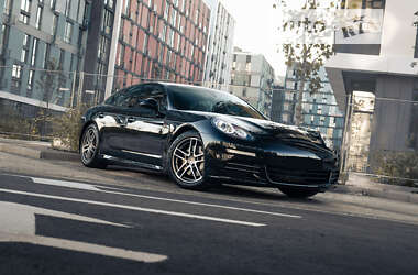 Фастбэк Porsche Panamera 2013 в Киеве