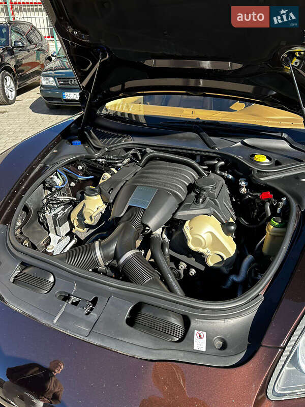 Фастбэк Porsche Panamera 2012 в Львове