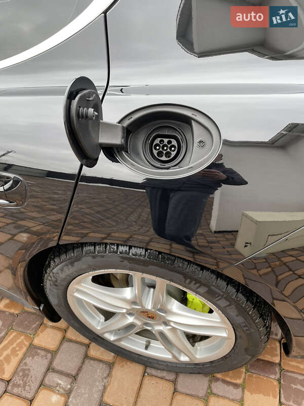 Фастбэк Porsche Panamera 2013 в Киеве