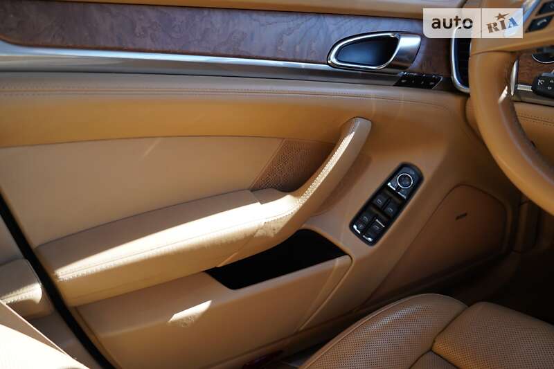 Фастбэк Porsche Panamera 2010 в Киеве фото 15 Фастбэк Porsche Panamera 2010 в Киеве