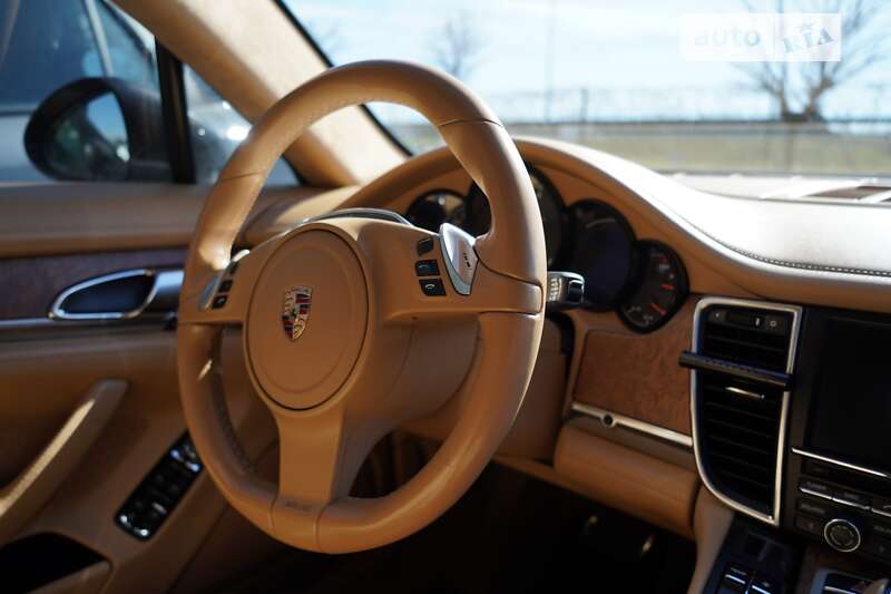 Фастбэк Porsche Panamera 2010 в Киеве фото 5 Фастбэк Porsche Panamera 2010 в Киеве