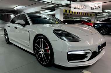 Фастбэк Porsche Panamera 2021 в Днепре