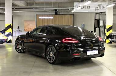 Фастбэк Porsche Panamera 2016 в Киеве