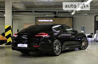 Фастбэк Porsche Panamera 2016 в Киеве