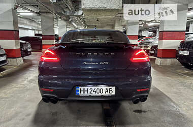 Фастбэк Porsche Panamera 2014 в Киеве