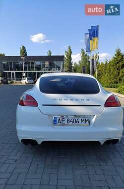 Фастбэк Porsche Panamera 2012 в Киеве