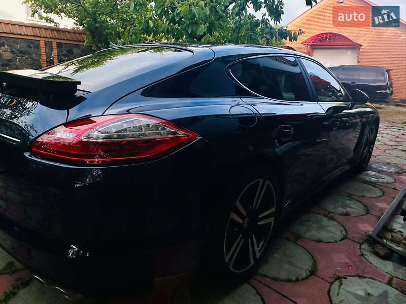 Фастбэк Porsche Panamera 2013 в Киеве