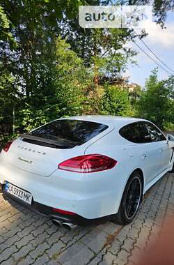 Фастбэк Porsche Panamera 2013 в Львове