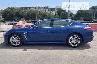 Фастбэк Porsche Panamera 2010 в Одессе