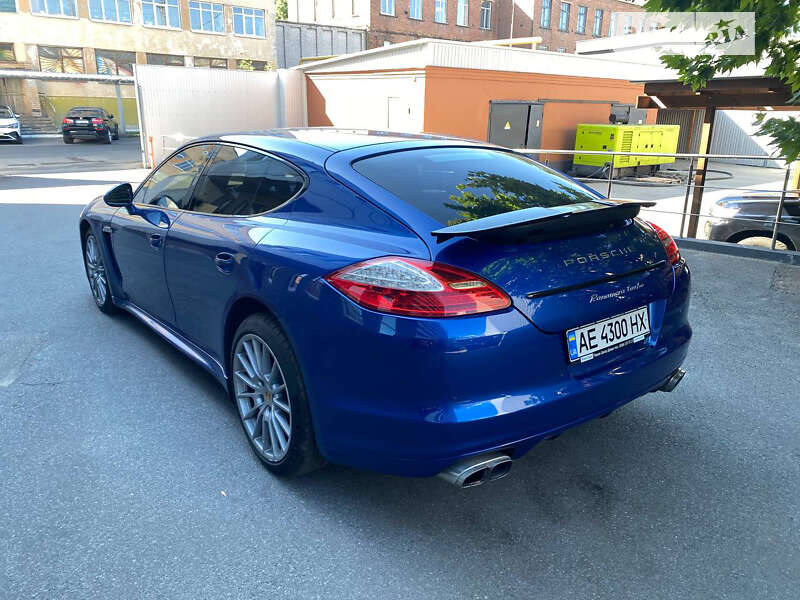 Фастбэк Porsche Panamera 2011 в Днепре