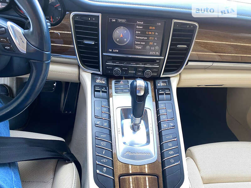 Фастбэк Porsche Panamera 2011 в Днепре