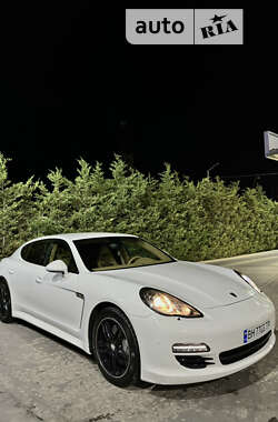 Фастбэк Porsche Panamera 2011 в Одессе