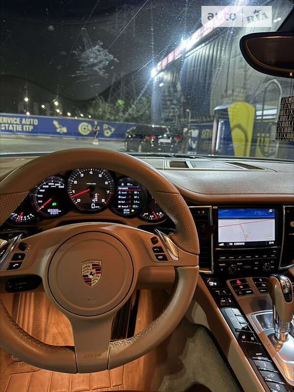 Фастбэк Porsche Panamera 2011 в Одессе