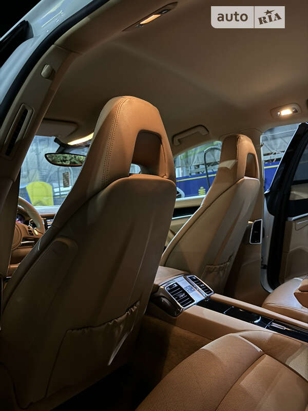 Фастбэк Porsche Panamera 2011 в Одессе