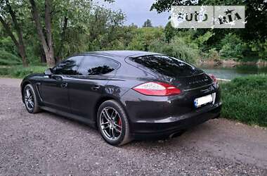 Фастбэк Porsche Panamera 2012 в Кривом Роге