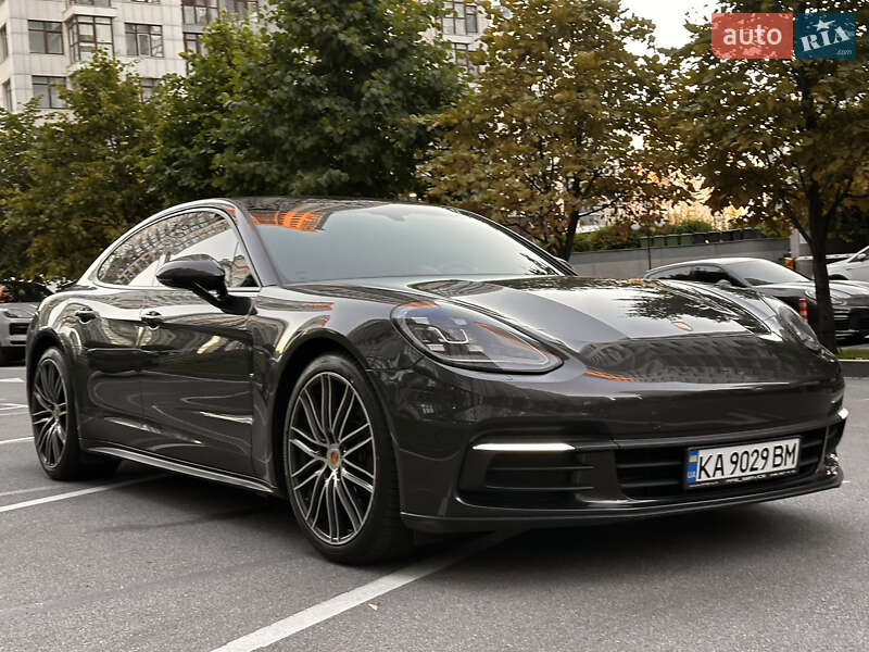 Фастбек Porsche Panamera 2018 в Києві