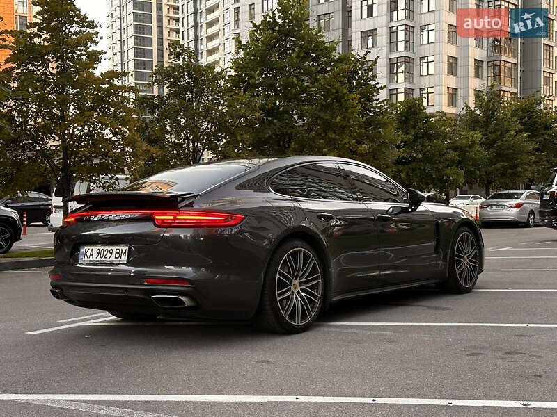 Фастбек Porsche Panamera 2018 в Києві