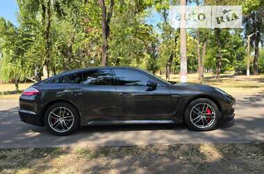 Фастбэк Porsche Panamera 2012 в Кривом Роге