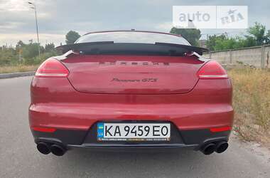 Фастбек Porsche Panamera 2015 в 