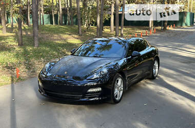 Фастбэк Porsche Panamera 2012 в Киеве