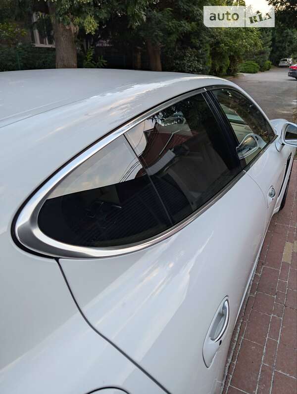 Фастбек Porsche Panamera 2014 в Ужгороді фото 22 Фастбек Porsche Panamera 2014 в Ужгороді