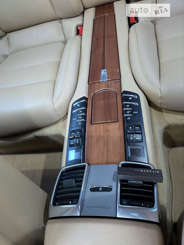 Фастбек Porsche Panamera 2014 в Ужгороді фото 51 Фастбек Porsche Panamera 2014 в Ужгороді