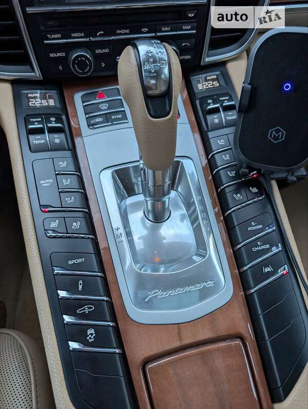 Фастбек Porsche Panamera 2014 в Ужгороді фото 57 Фастбек Porsche Panamera 2014 в Ужгороді