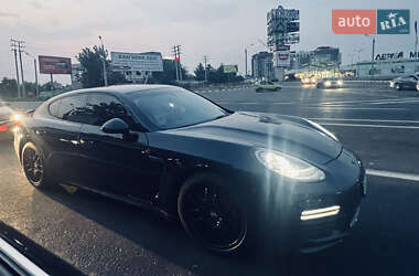 Фастбэк Porsche Panamera 2014 в Одессе