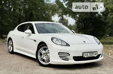 Фастбэк Porsche Panamera 2011 в Киеве