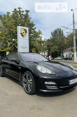 Фастбэк Porsche Panamera 2012 в Одессе