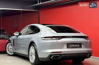 Фастбэк Porsche Panamera 2021 в 