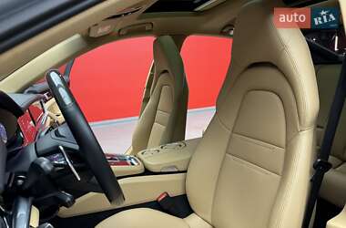 Фастбэк Porsche Panamera 2021 в 