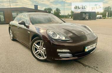 Фастбэк Porsche Panamera 2010 в Киеве