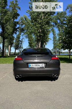 Лифтбек Porsche Panamera 2011 в 